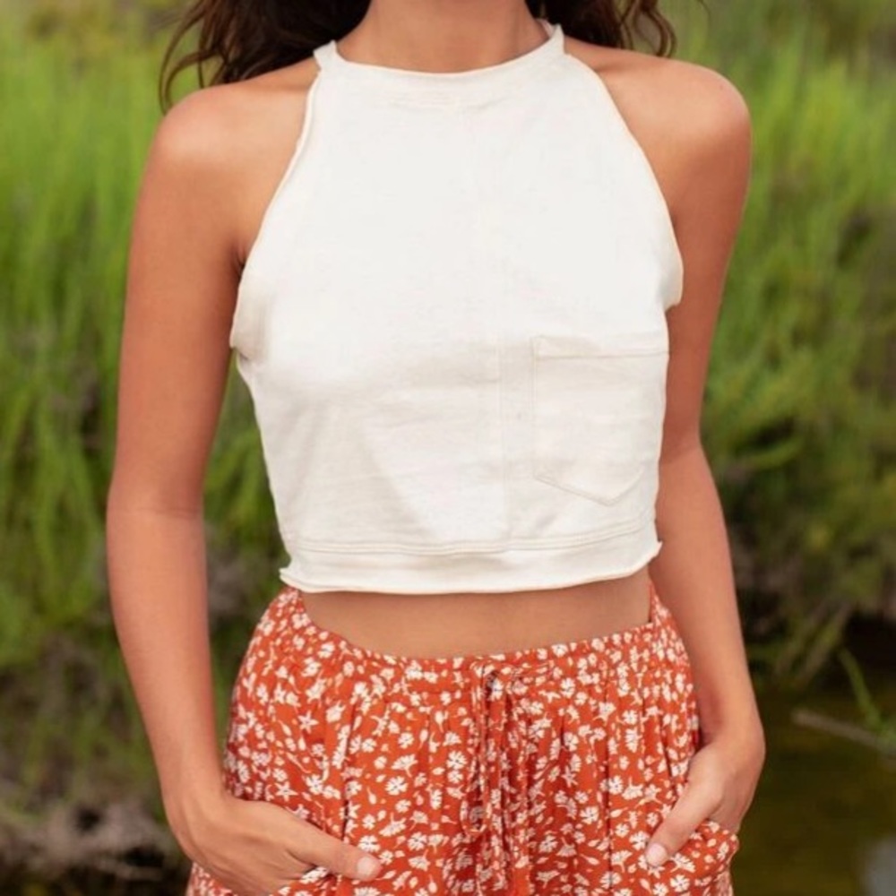 Slit Back Halter Top - Picture 4 of 9